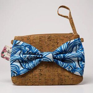 Lookin' Pine Bow Cork Wristlet